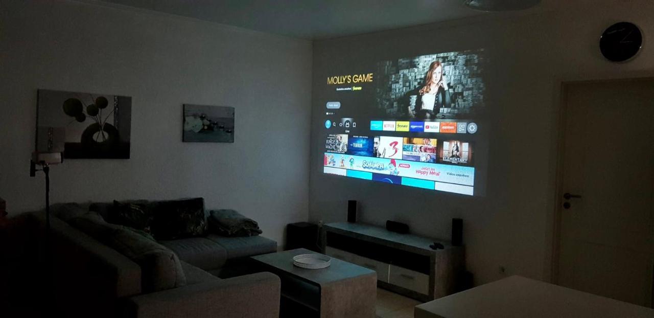 Easystay#4 Home Cinema Ferienwohnung In Kliniknaehe Mit Balkon, Boxspringbett & Netflix Bad Oeynhausen Exterior photo