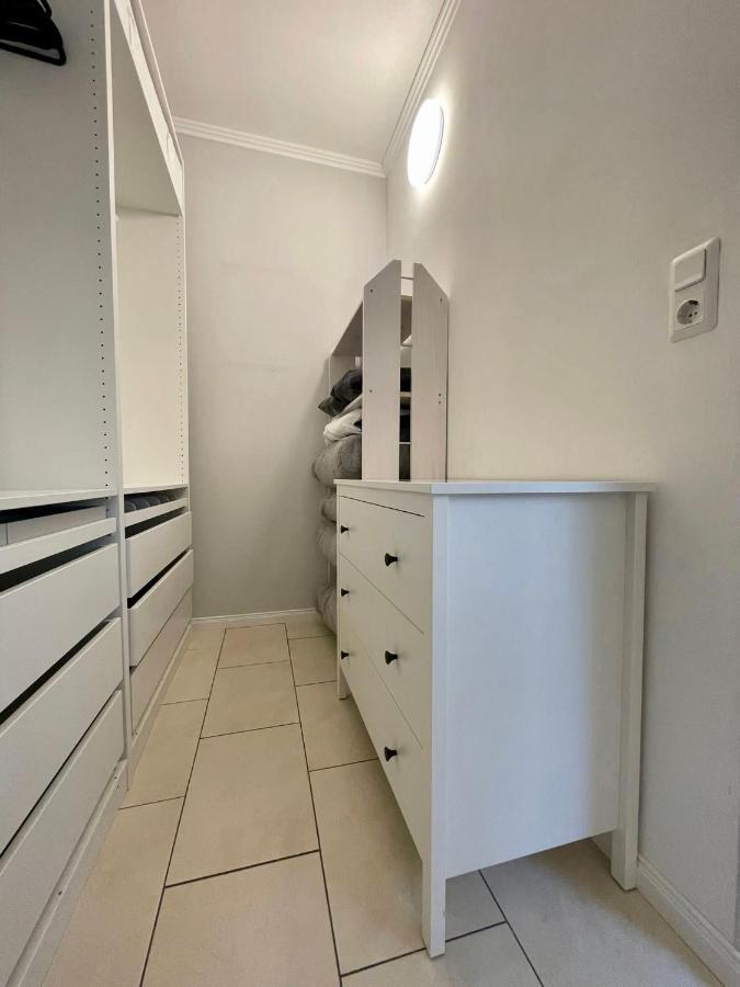 Easystay#4 Home Cinema Ferienwohnung In Kliniknaehe Mit Balkon, Boxspringbett & Netflix Bad Oeynhausen Exterior photo